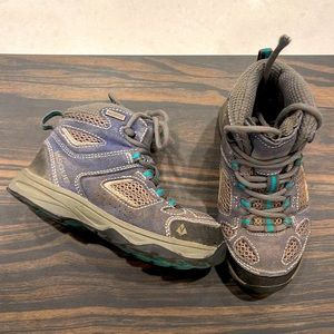 Vasque size 11 kids hiking boots waterproof super comfortable, so nice for kids.